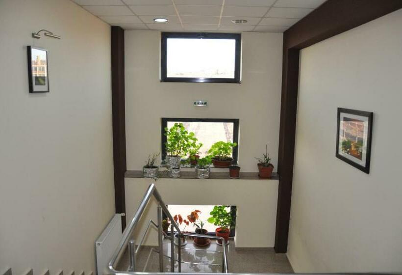 غرفة قياسية, Colina Grande