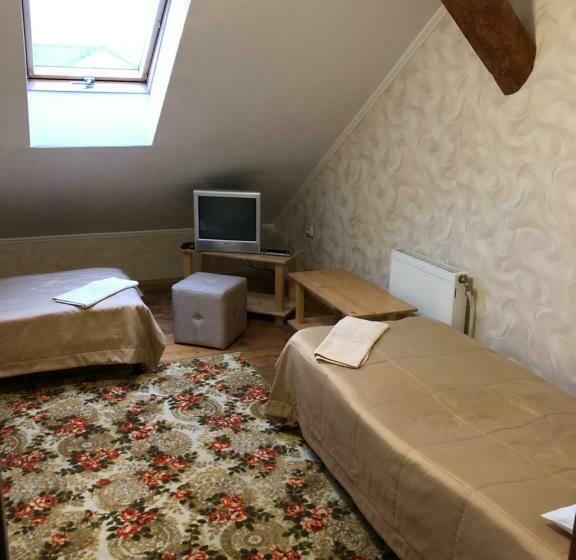 غرفة قياسية ثلاثية حمام مشترك, Zorepad