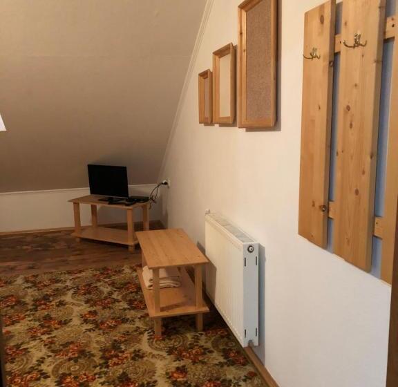 غرفة قياسية رباعية حمام مشترك, Zorepad