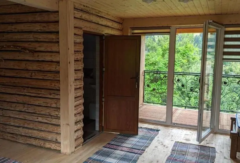 Standard Kolmen Hengen Huone Parveke, Gostynna Rodyna
