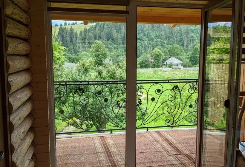 Standard Kolmen Hengen Huone Parveke, Gostynna Rodyna
