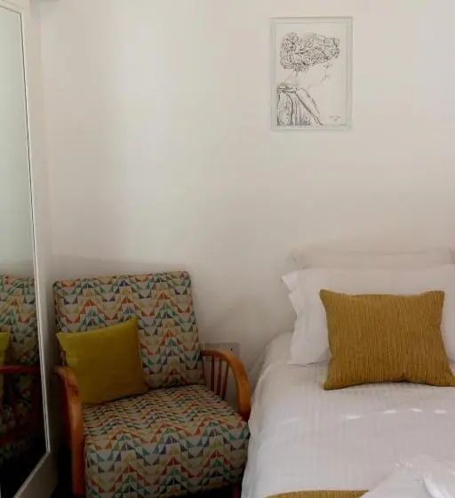 スタンダードルーム, Pedieos Guest House