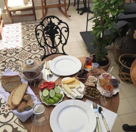 スタンダードルーム, Pedieos Guest House