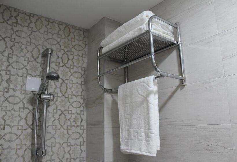 标准间, Pedieos Guest House