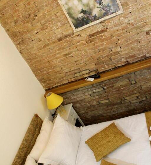 标准间, Pedieos Guest House