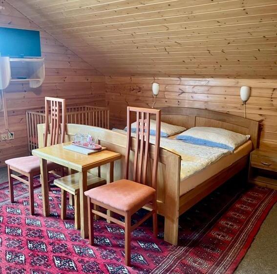 Háromágyas Standard Szoba, Pension Grizzly