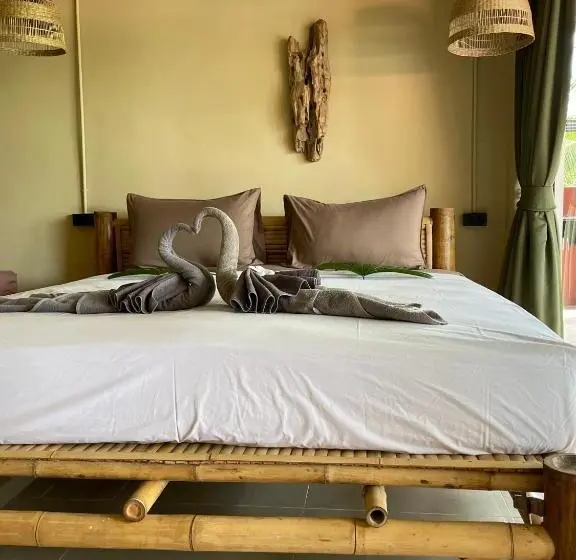 スタンダードトリプルルーム, Mythai Guesthouse
