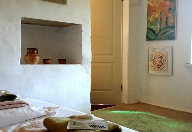 غرفة قياسية ثلاثية مزودة بشرفة, Black Cube