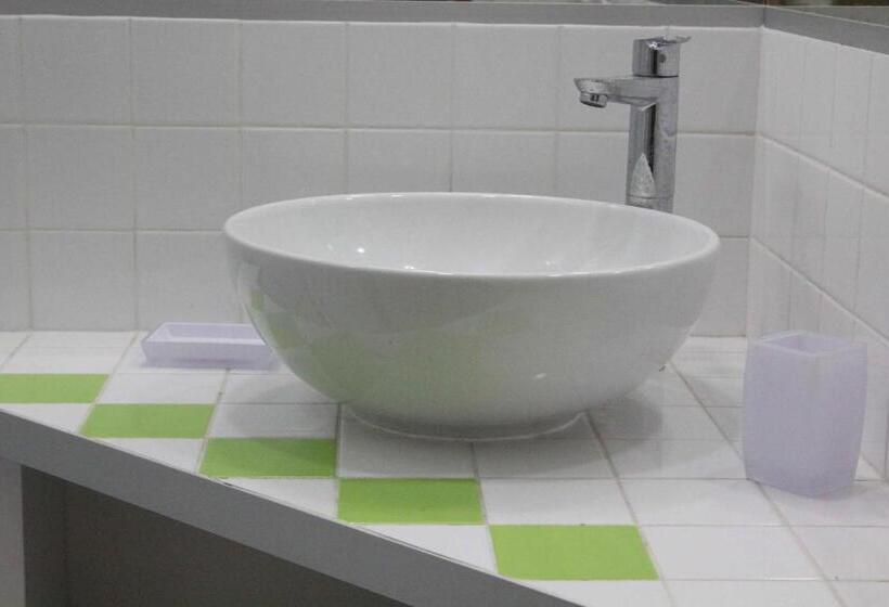 غرفة قياسية ثلاثية, Black Cube