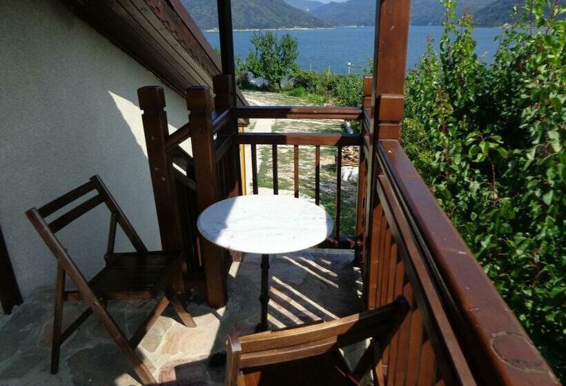 غرفة قياسية مزوَّدة بتراس, Family Hotel Belvedere