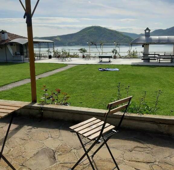 غرفة عائلية, Family Hotel Belvedere