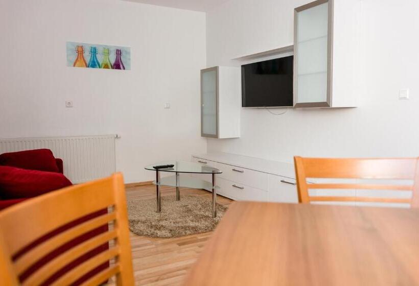 דירת חדר בקומת קרקע, Frühstückspension Scharinger Hof