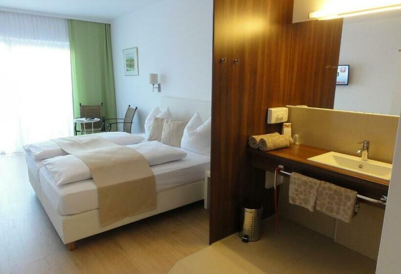 Номер Стандарт с Балконом, Golf Resort Klöch