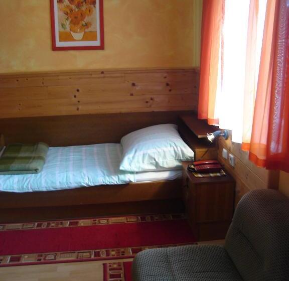 غرفة قياسية فردية, Hirscheggerhof