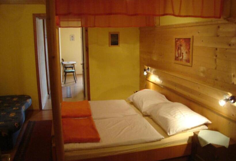 غرفة قياسية ثلاثية مزودة بشرفة, Hirscheggerhof