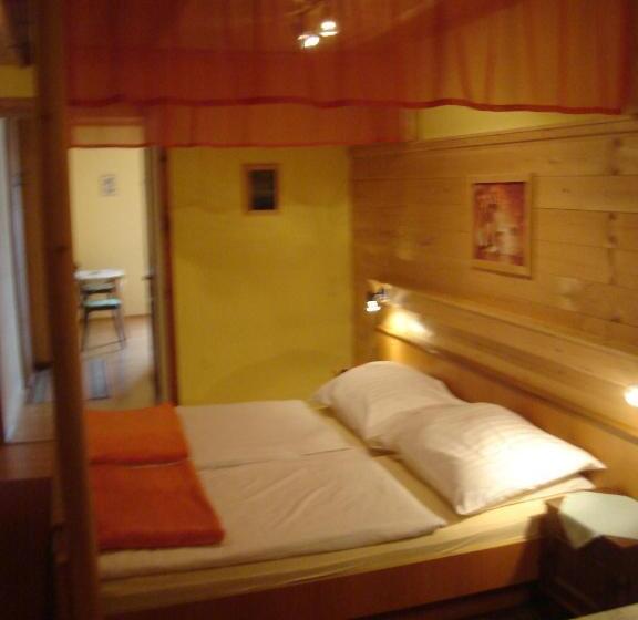 غرفة قياسية ثلاثية مزودة بشرفة, Hirscheggerhof