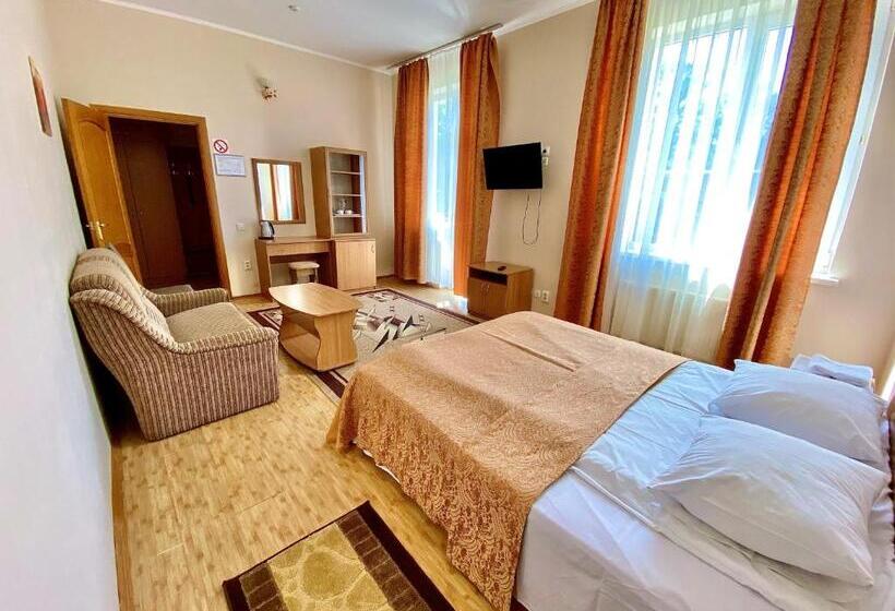 سوییت جونیور با بالکن, Orion