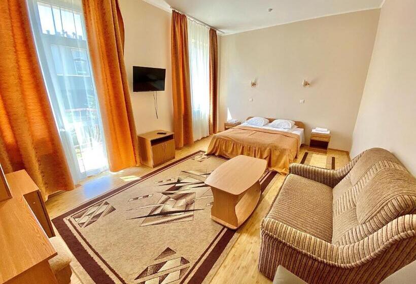 سوییت جونیور با بالکن, Orion