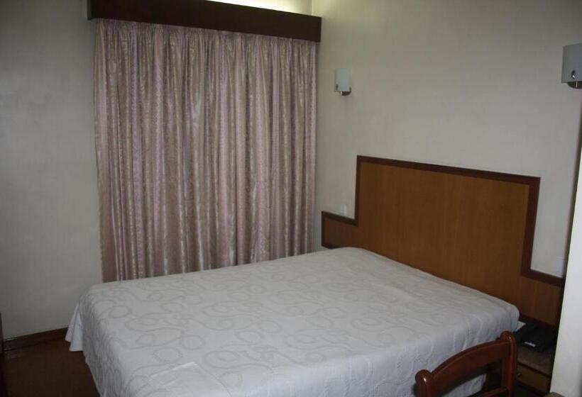 غرفة قياسية فردية, Ze Da Rampa