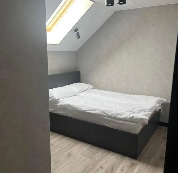 Cameră Deluxe, Bastion