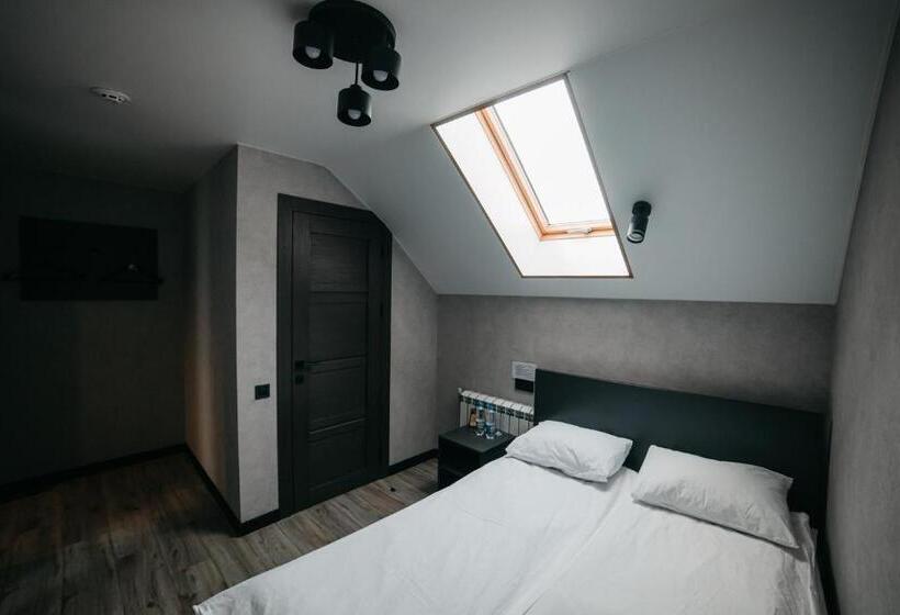 Номер Deluxe, Bastion