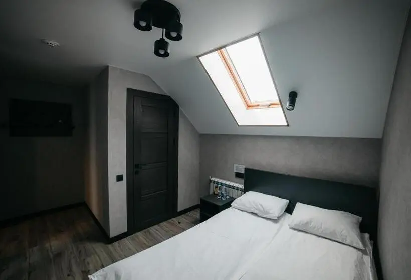 Cameră Deluxe, Bastion