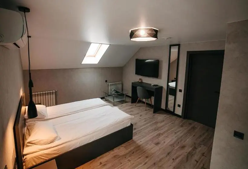 Junior Suite, Bastion