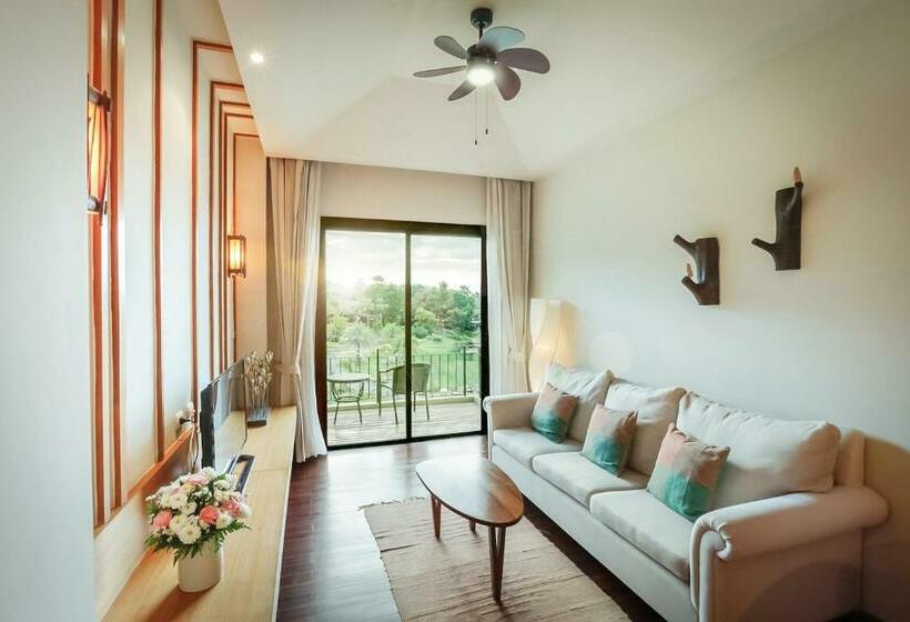 Suite with lake view, Patravana Resort