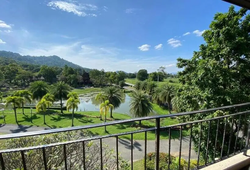 Suite with lake view, Patravana Resort