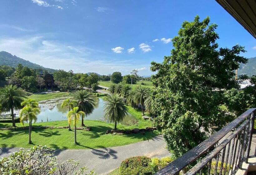 Suite with lake view, Patravana Resort