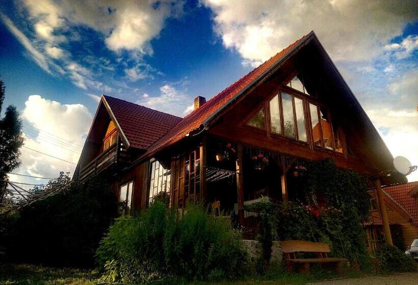 غرفة عائلية, Gostynniy Dvir Raytshtoky