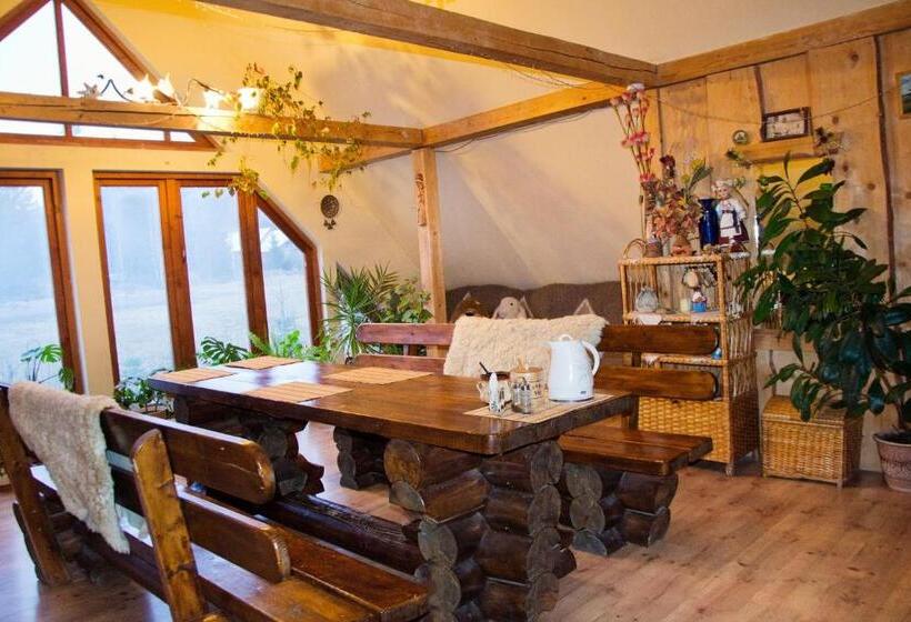 غرفة عائلية, Gostynniy Dvir Raytshtoky