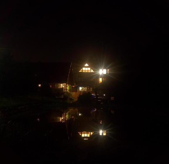 غرفة عائلية, Gostynniy Dvir Raytshtoky