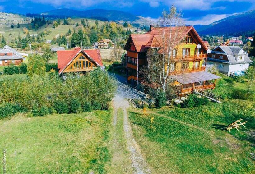 غرفة عائلية, Gostynniy Dvir Raytshtoky