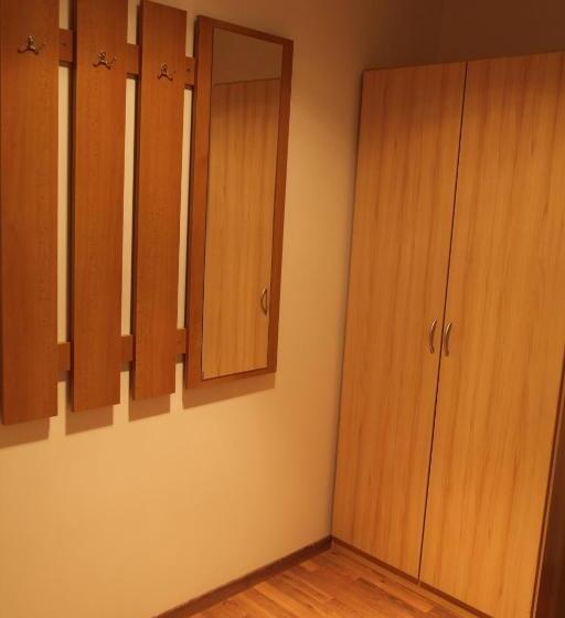 Négyszemélyes Standard Szoba Erléllyel, König In