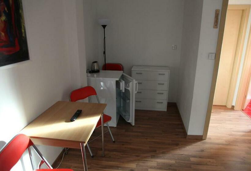 Standard Szoba, König In