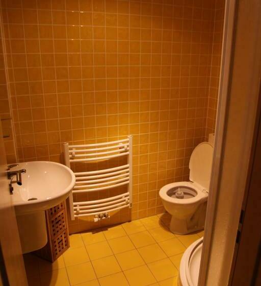 Standar Háromágyas Szoba Erkéllyel, König In