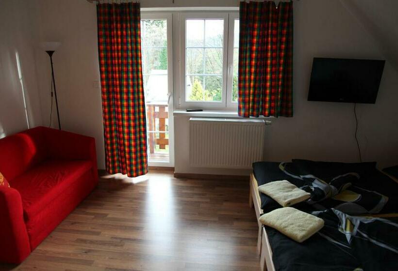 Standar Háromágyas Szoba Erkéllyel, König In