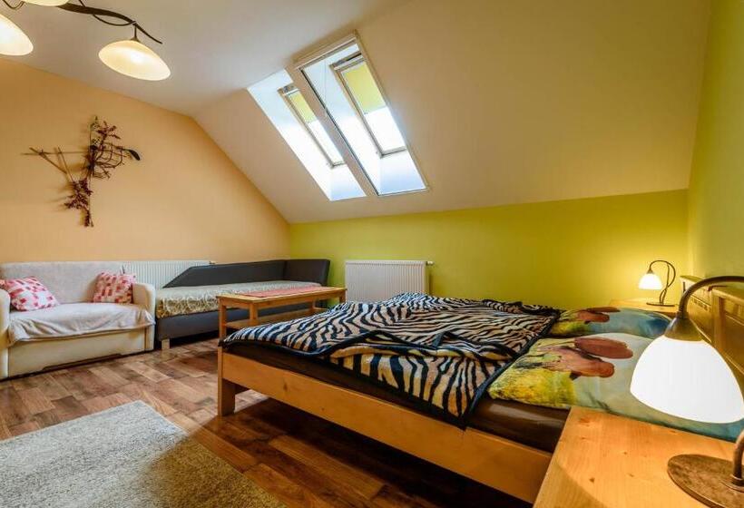 침실 1개 컴포트 아파트, Rezort U Bobiho