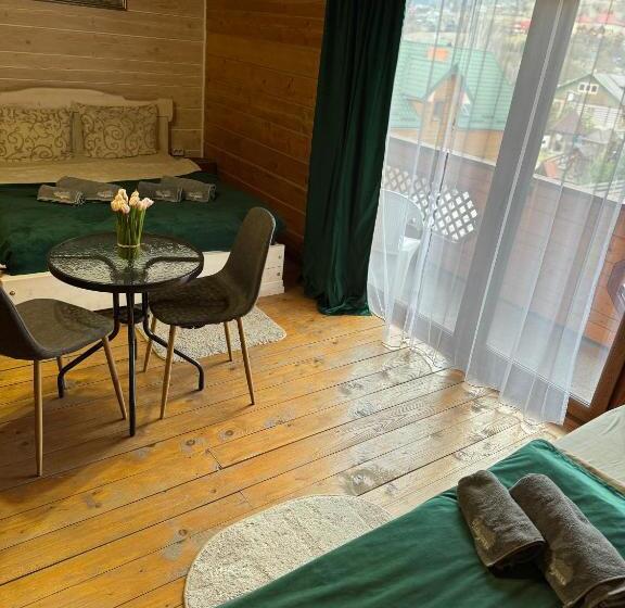 اتاق راحتی سه تخته, готель близнюки