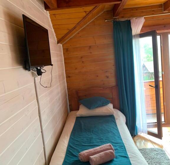 اتاق راحتی سه تخته, готель близнюки