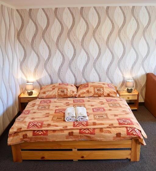 חדר קומפורט לשלושה, Pension Růžák