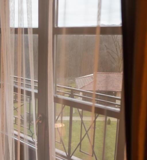 带阳台的豪华间, Fazenda Na Goncharakh