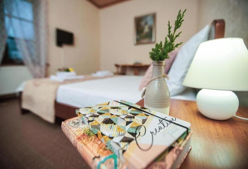 标准三人间, Fazenda Na Goncharakh