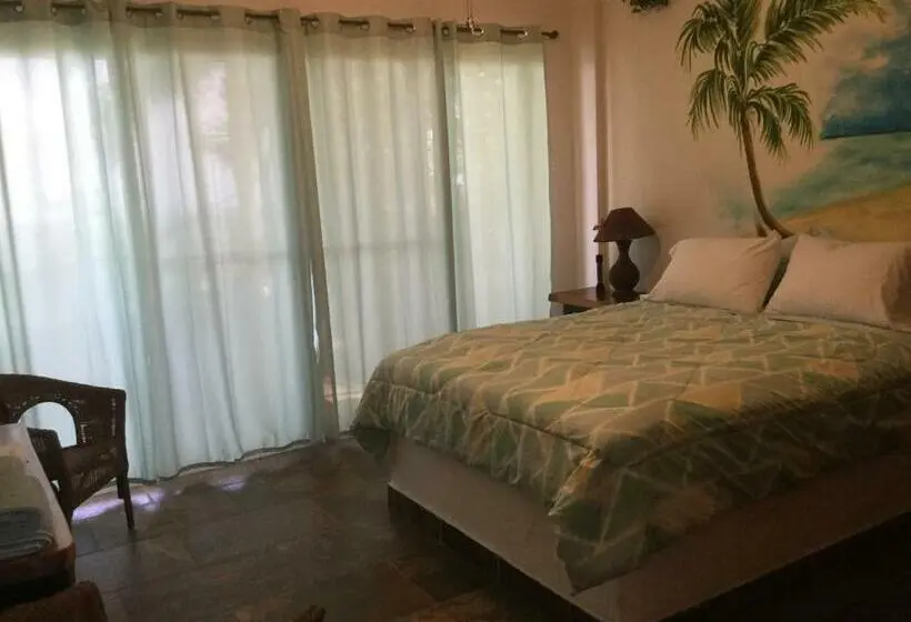 デラックスルーム, Hawk's Nest Bed & Breakfast