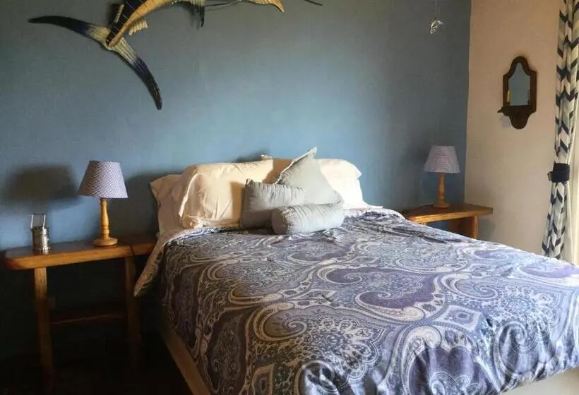 バルコニー付きスタンダードルーム, Hawk's Nest Bed & Breakfast