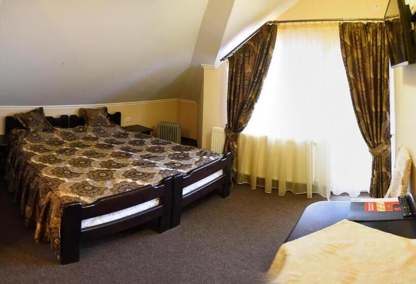 חדר אקונומי, Golden Palace