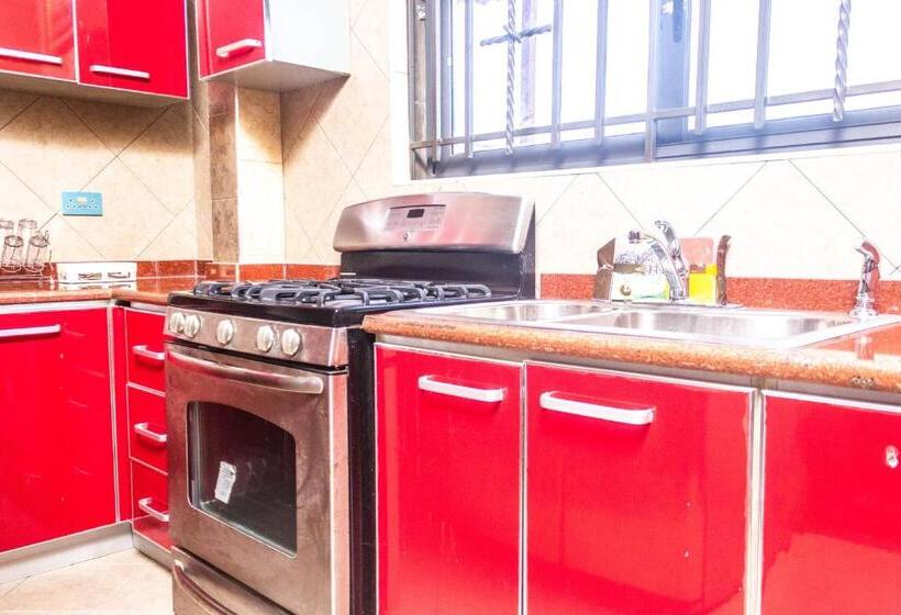 패밀리 스위트, Triple Hill