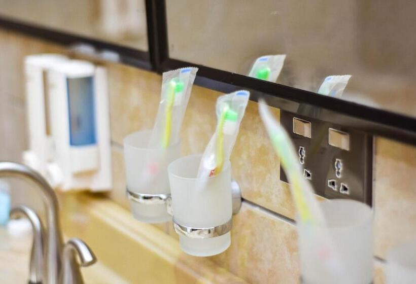 行政套房, Triple Hill