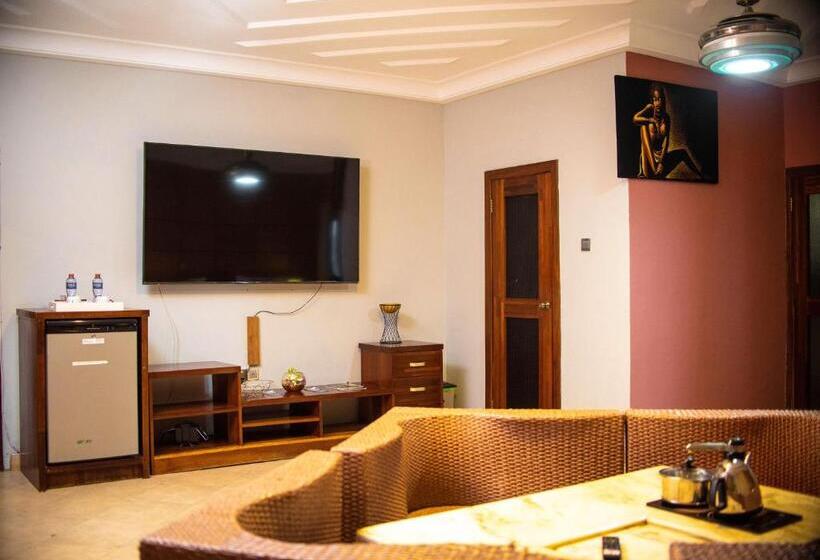 行政套房, Triple Hill